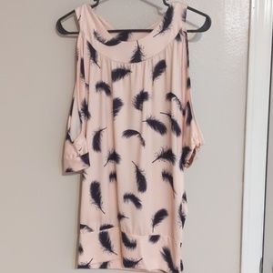 Feather open shoulders top